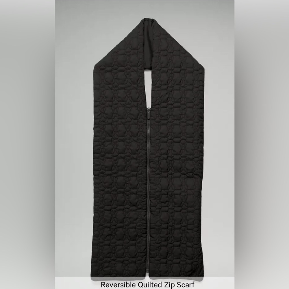Lululemon Black Reversible Quilted Zip Scarf Unisex. NWT